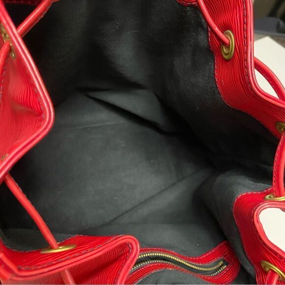 LOUIS VUITTON Epi NoeโRed Shoulder Bag ๐ผ LV1 - Picture 17 of 17